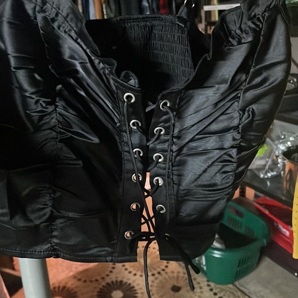 Black lace up corset top - Picture 4 of 5